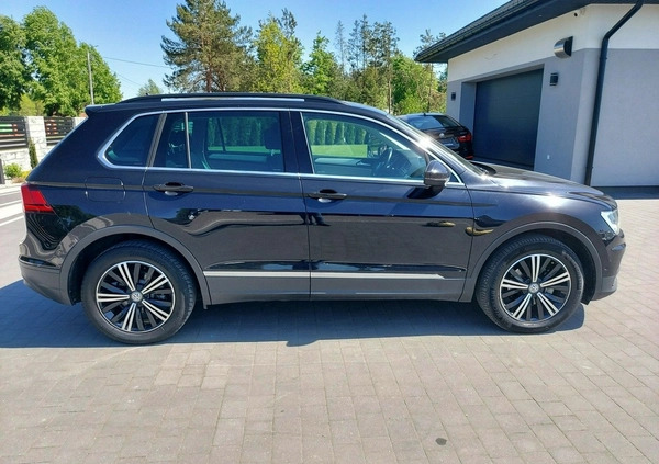 Volkswagen Tiguan cena 94900 przebieg: 102456, rok produkcji 2019 z Małogoszcz małe 106